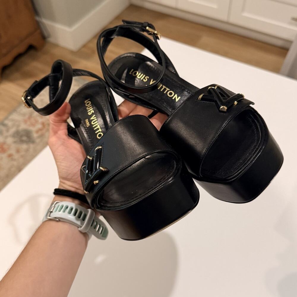 Louis Vuitton Black Leather LV logo embellished Shake Platform sandals EU 38 - Picture 11 of 16